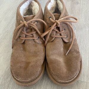 UGG S/N 1094269 Neumel Chukka Boots Women’s Size 8 Chestnut Suede